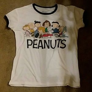 A tee shirt